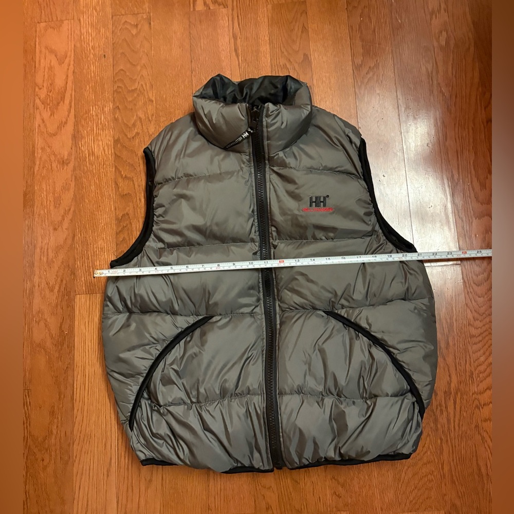 Helly Hansen Reversible Charcoal Grey/Black Puffer Vest. Men’s size medium - Picture 2 of 7